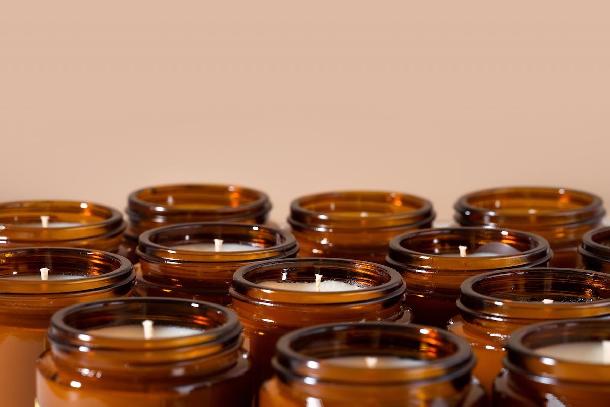 Cire de bougie : comment l’enlever du pot ?